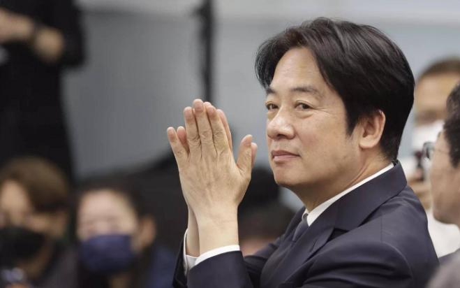 特朗普一句“9500英里不打仗”，岛内那张“美军兜底”的护身符像被当场撕掉。赖清