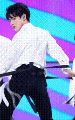 #朱志鑫[超话]#  不愧是“川渝妲己”，真的很会跳🦊做朱志鑫的粉丝真的太幸福
