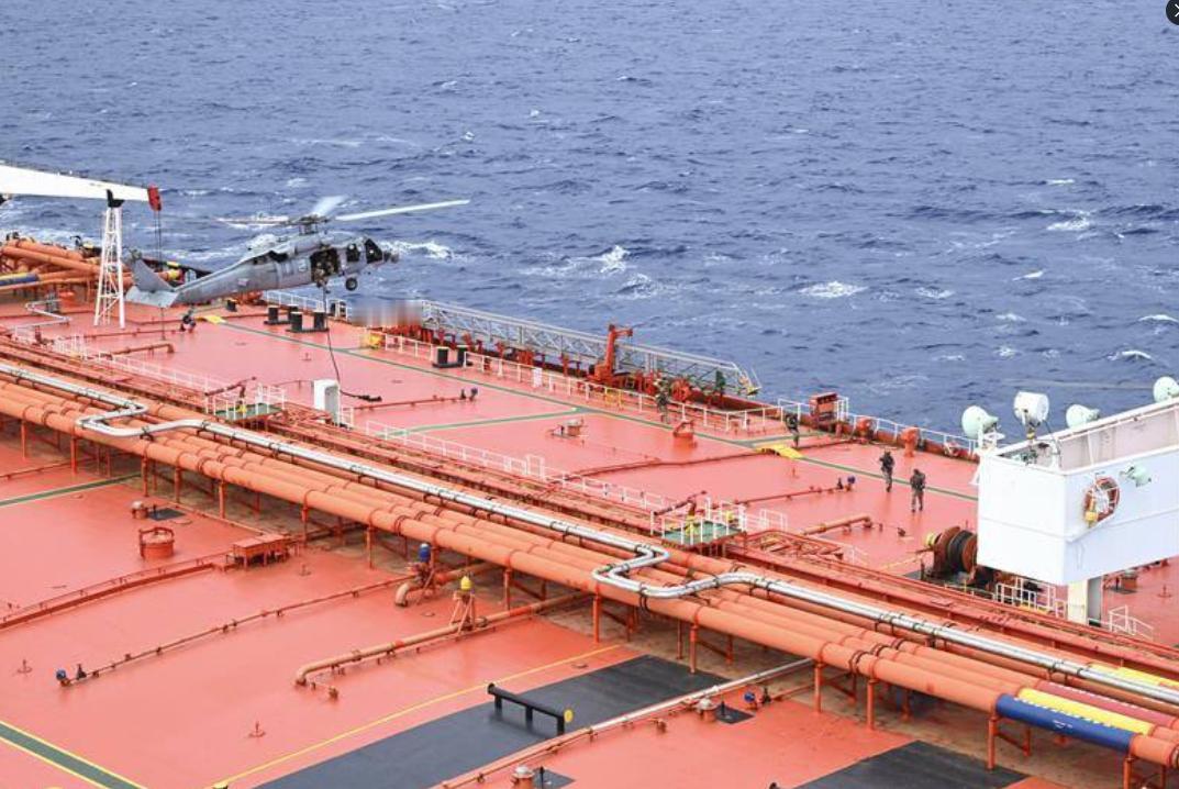 昨晚，美军在印太司令部责任区内对受制裁的无国籍油轮“蒂法尼”号进行了访问权、海上