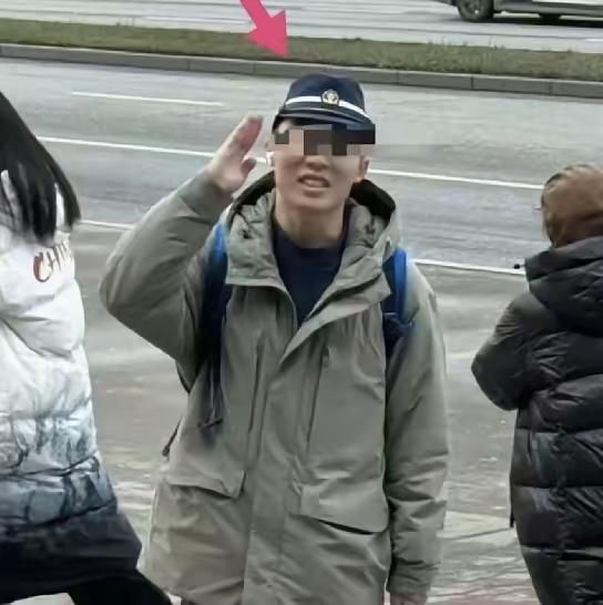 陈宇昕遣返消息传回国内后
很多网友就已经提前报警
南京警方给出了回应
莫斯科国立