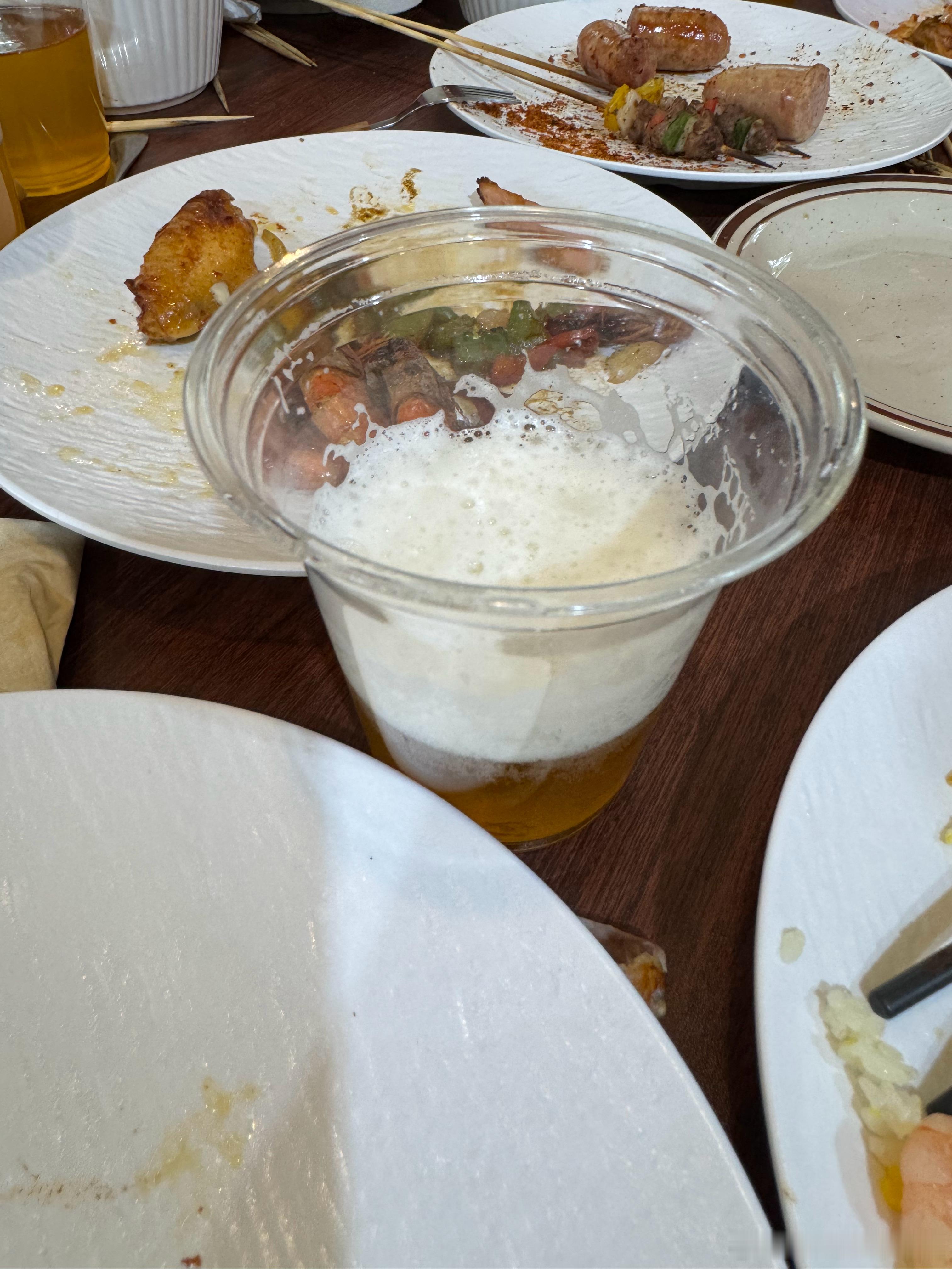 虽然看不了球，但是，俗话说得好，周末不喝酒，…… 