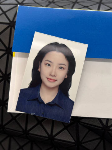 赶在身份证马上过期前拍一张…<br />人怎么能老得这么快<span ...