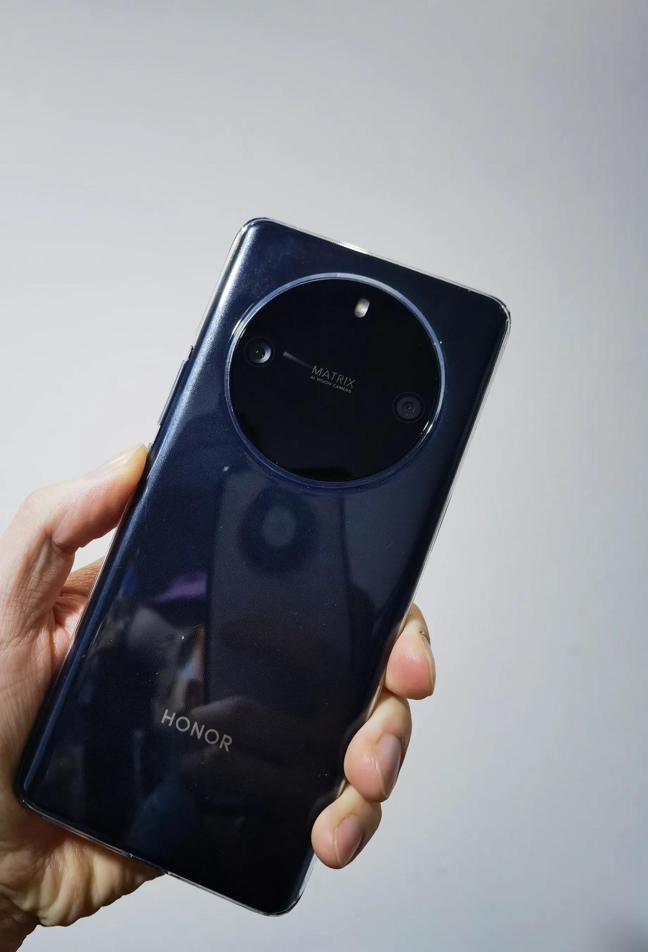 荣耀X50GT是一款集性能、散热、拍照、续航于一体的优秀手机。

这款手机搭载了