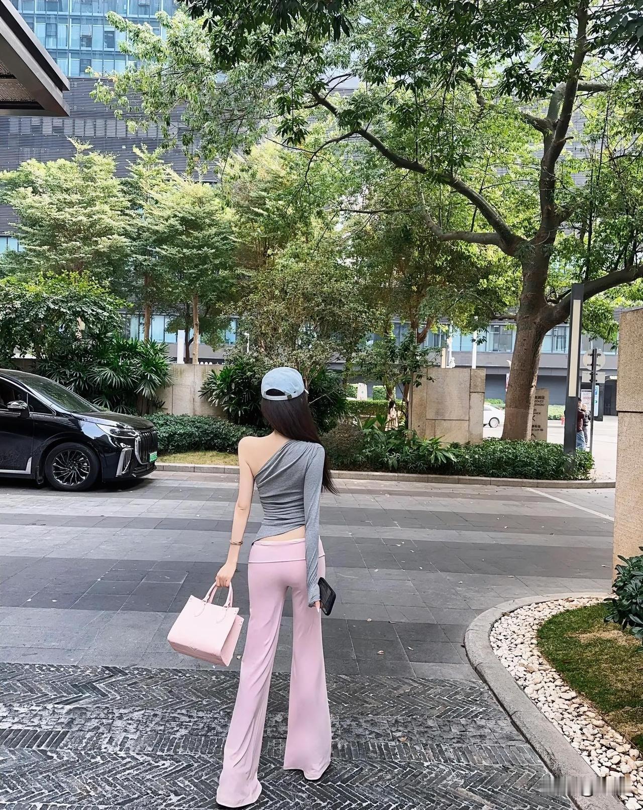 女生怎么穿搭会看上去很优雅