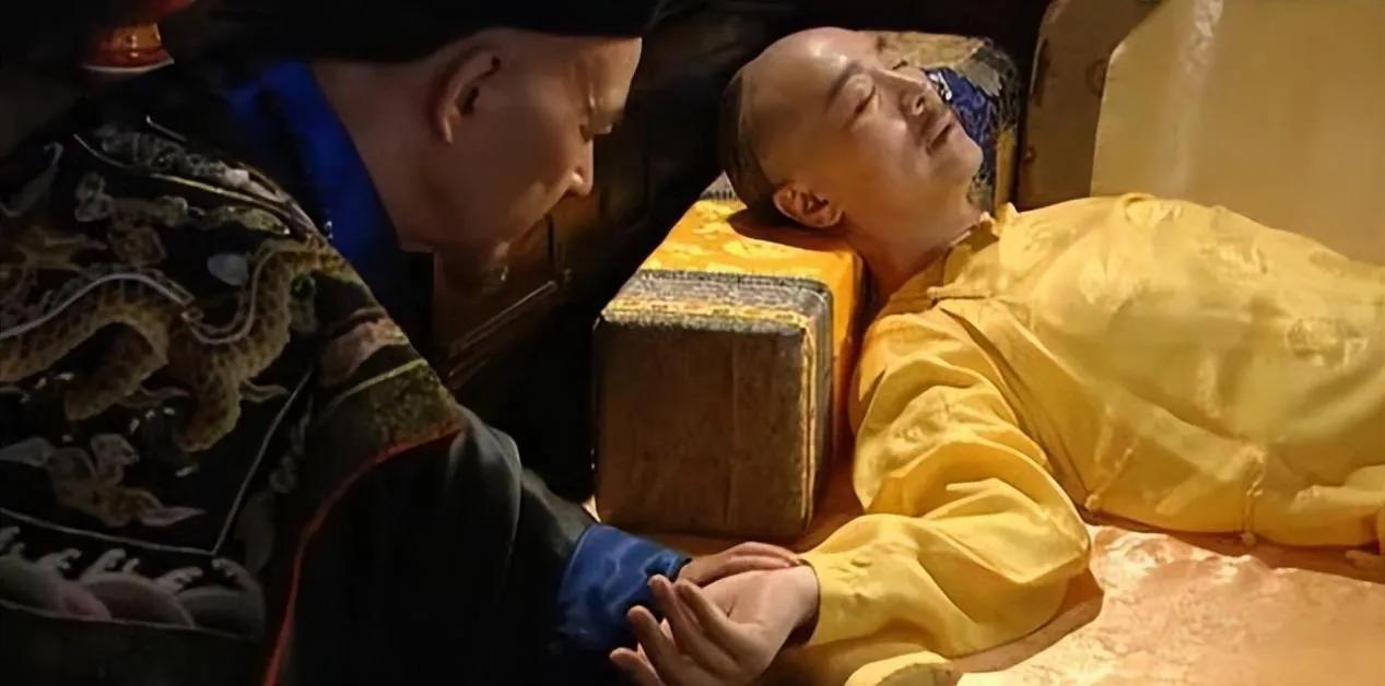 1750年深秋，乾隆帝病重，咳血三个月不止，尽管经过了二十张药方的治疗，依旧无效