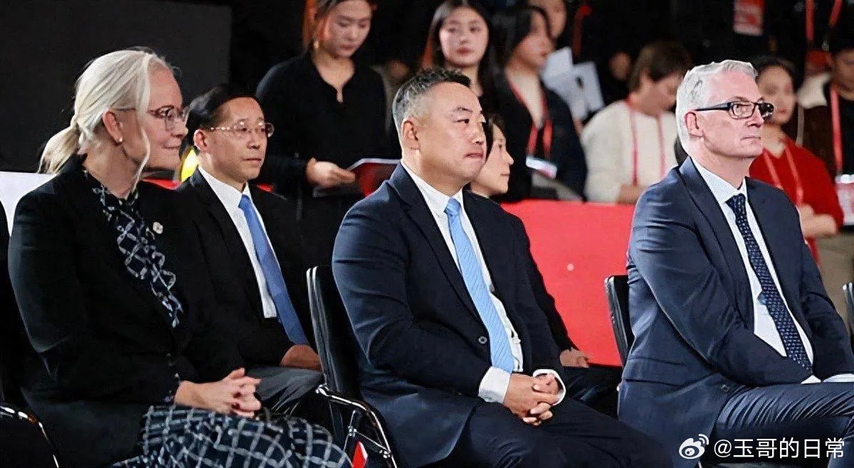 刘国梁卸任世界乒联董事会主席WTT官网悄无声息地完成了一次人事更迭：刘国梁正式卸