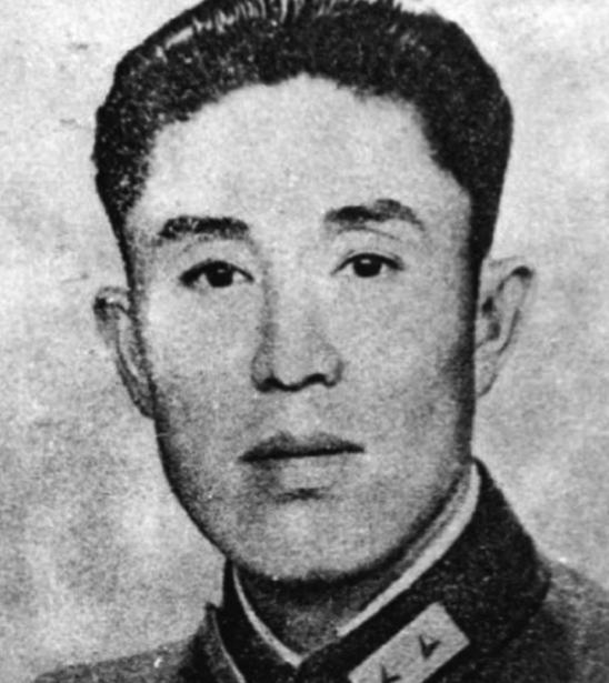 1983年，郑洞国的前妻想复婚，郑洞国的子孙都同意，但郑洞国却摇头拒绝：“她来了