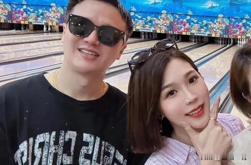 美女记者马郁雯爆热恋名嘴李正皓！她曾被讽“陪睡换独家”

台北市前市长柯文哲因涉