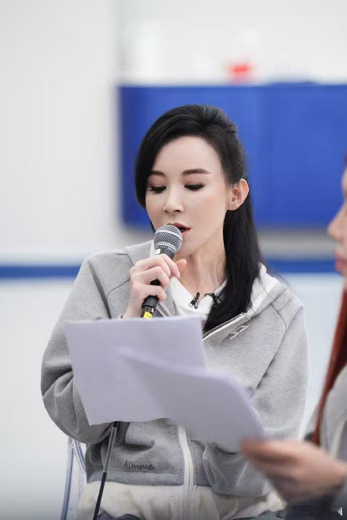 萧蔷最大的烦恼就是充实乘风2026静待三公舞台绽放光芒，期待萧蔷从容登场，演绎独