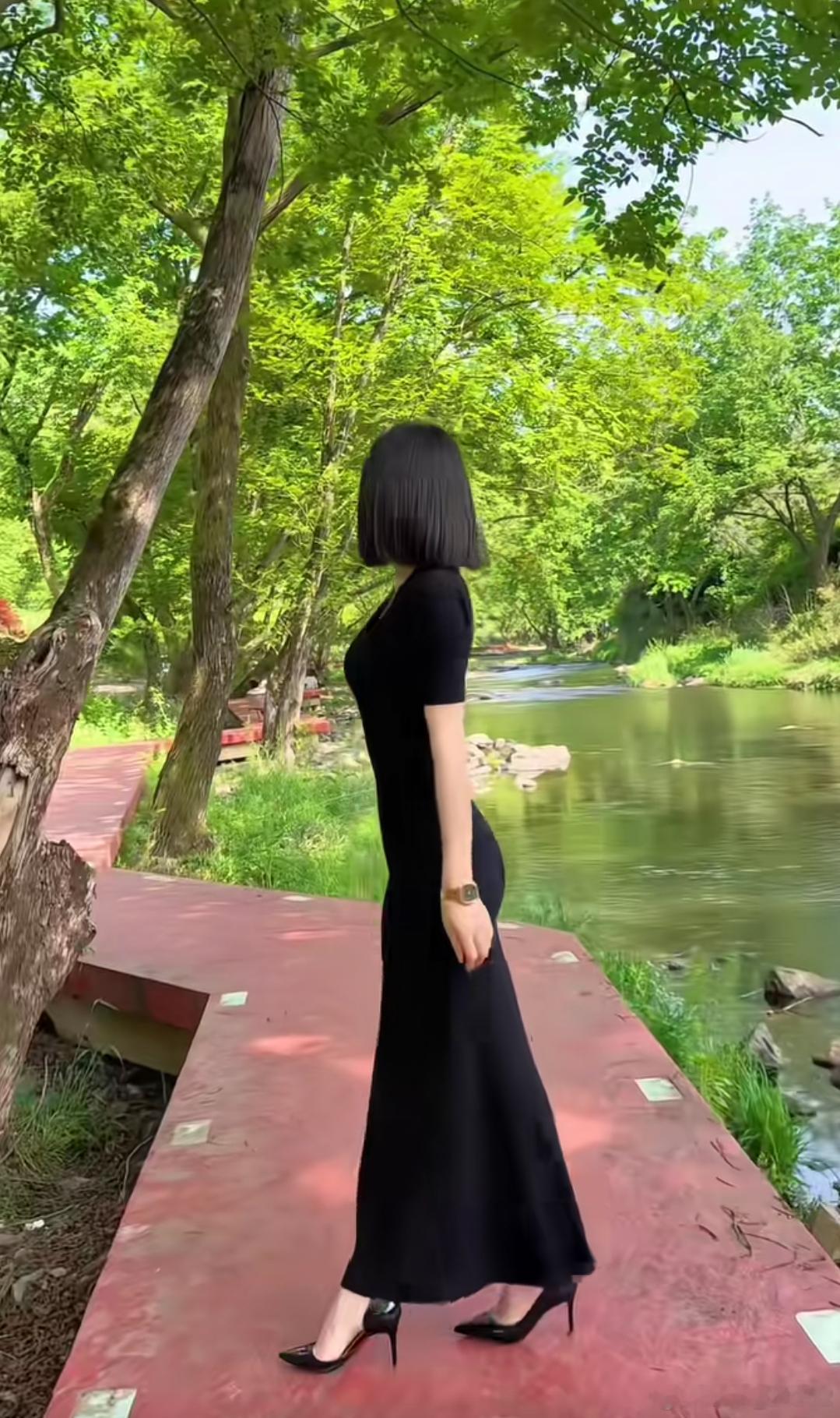 洋洋高锐～窈窕世界、吗◎小鸟怡人心成了……谁的童话◎白雪公主……呢◎瞧着瞅着不敢