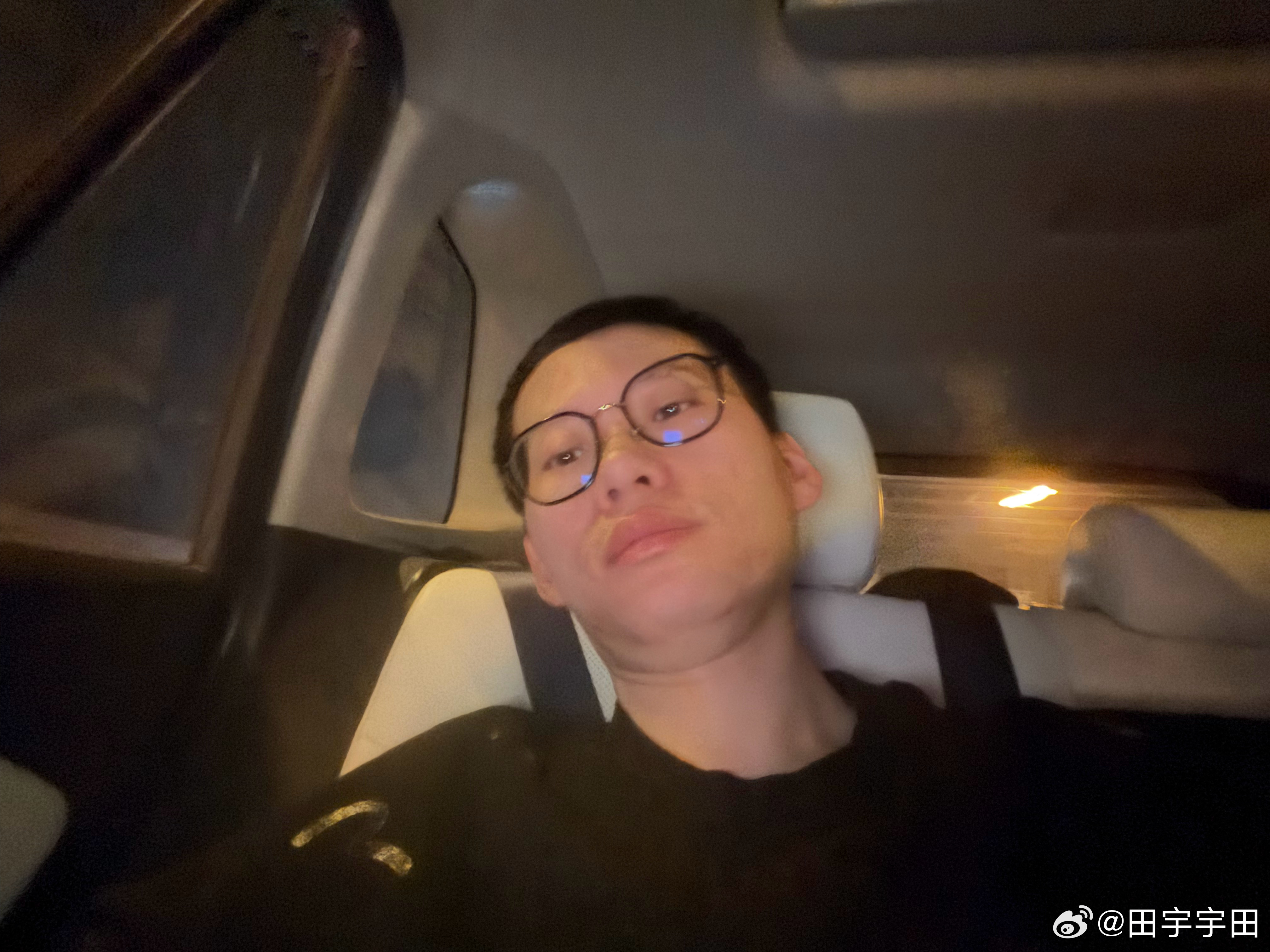 千万别买丰田混动车！！！续航油耗和抽了疯一样从早上跑到现在，跑冒烟了出发时候表现