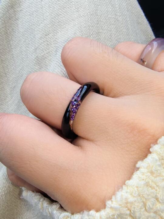 发现一个宝藏戒指！紫色的！