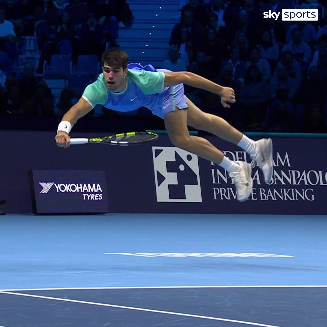 飞翔的阿卡……这个抓拍真的神了！ ​​​