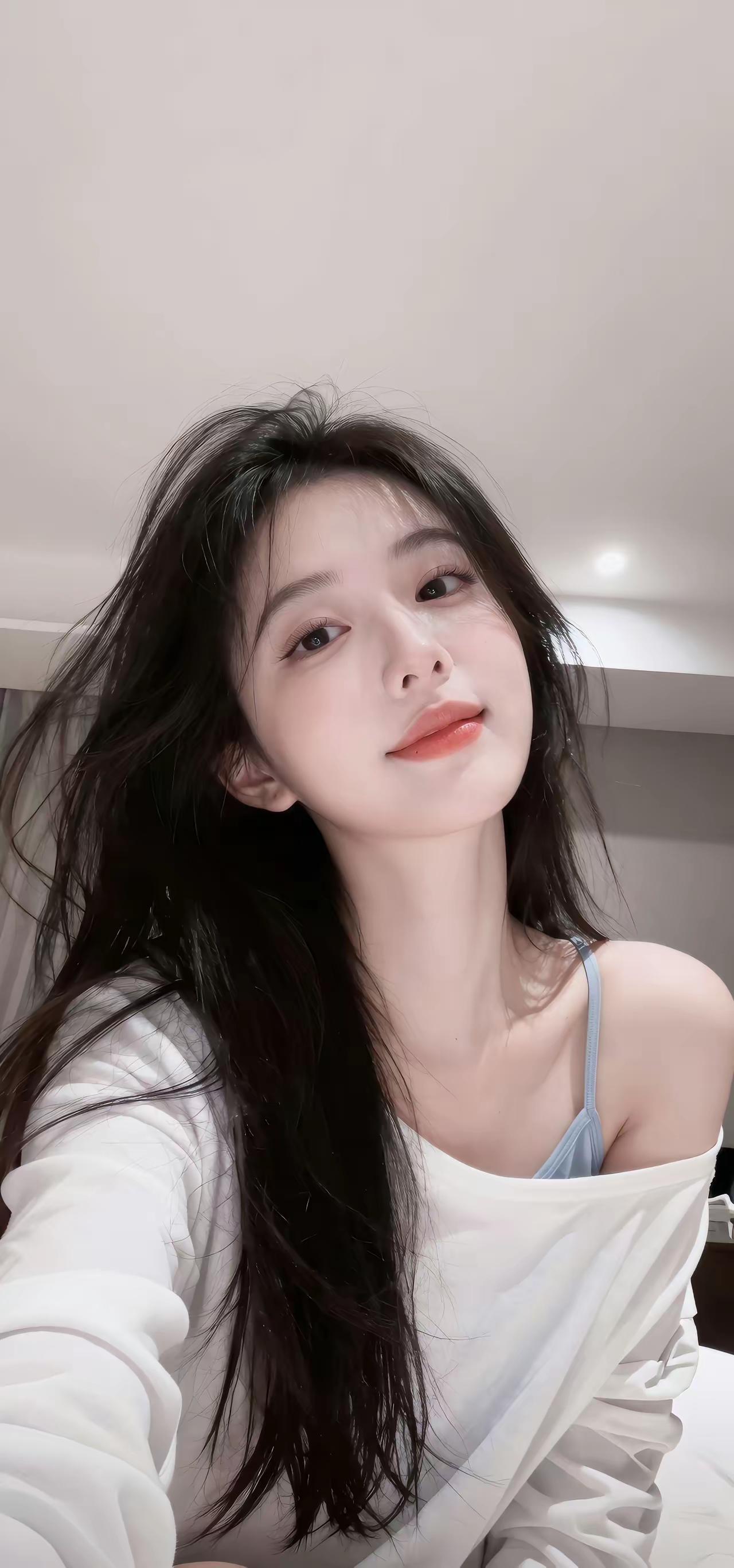 不干净的钱要人命，
干净的钱要自己的命，
成功的背后不是脏就是沧桑。