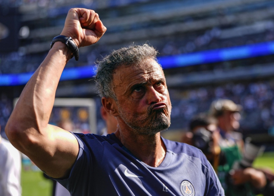 《巴黎人报》发文，报道了巴黎圣日耳曼回归训练的情况。在9天的假期后，巴黎全队在周