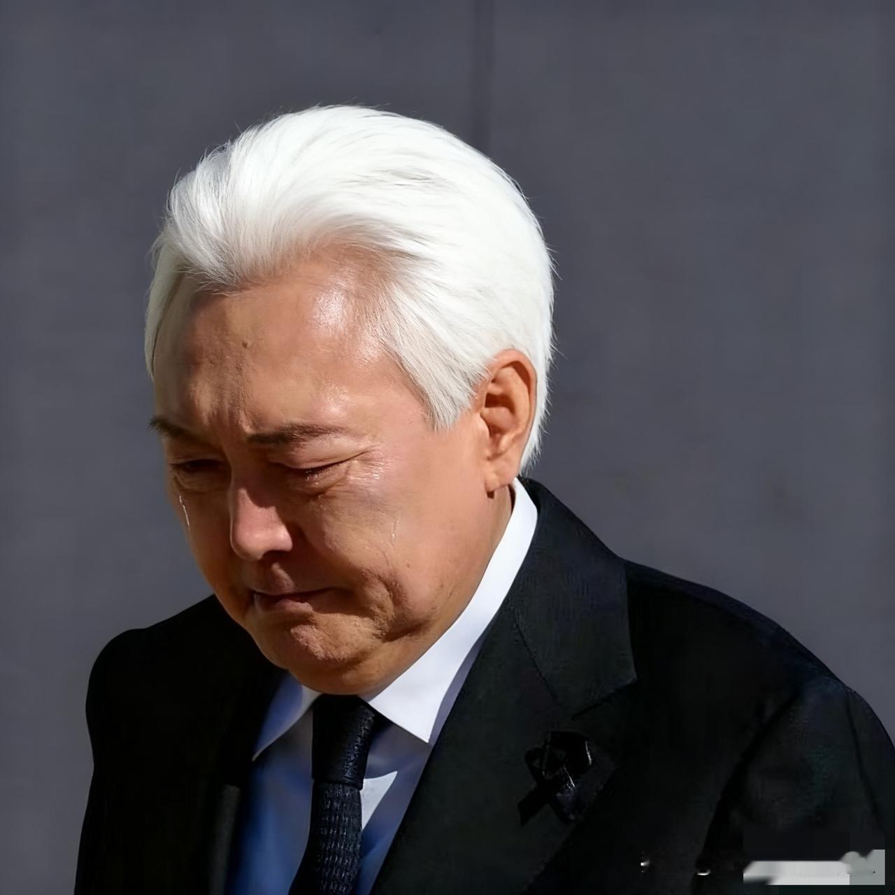 尹锡悦最不该、最后悔得罪的几个人：
第一个自己的恩人文在寅，其实他的提升原本是不