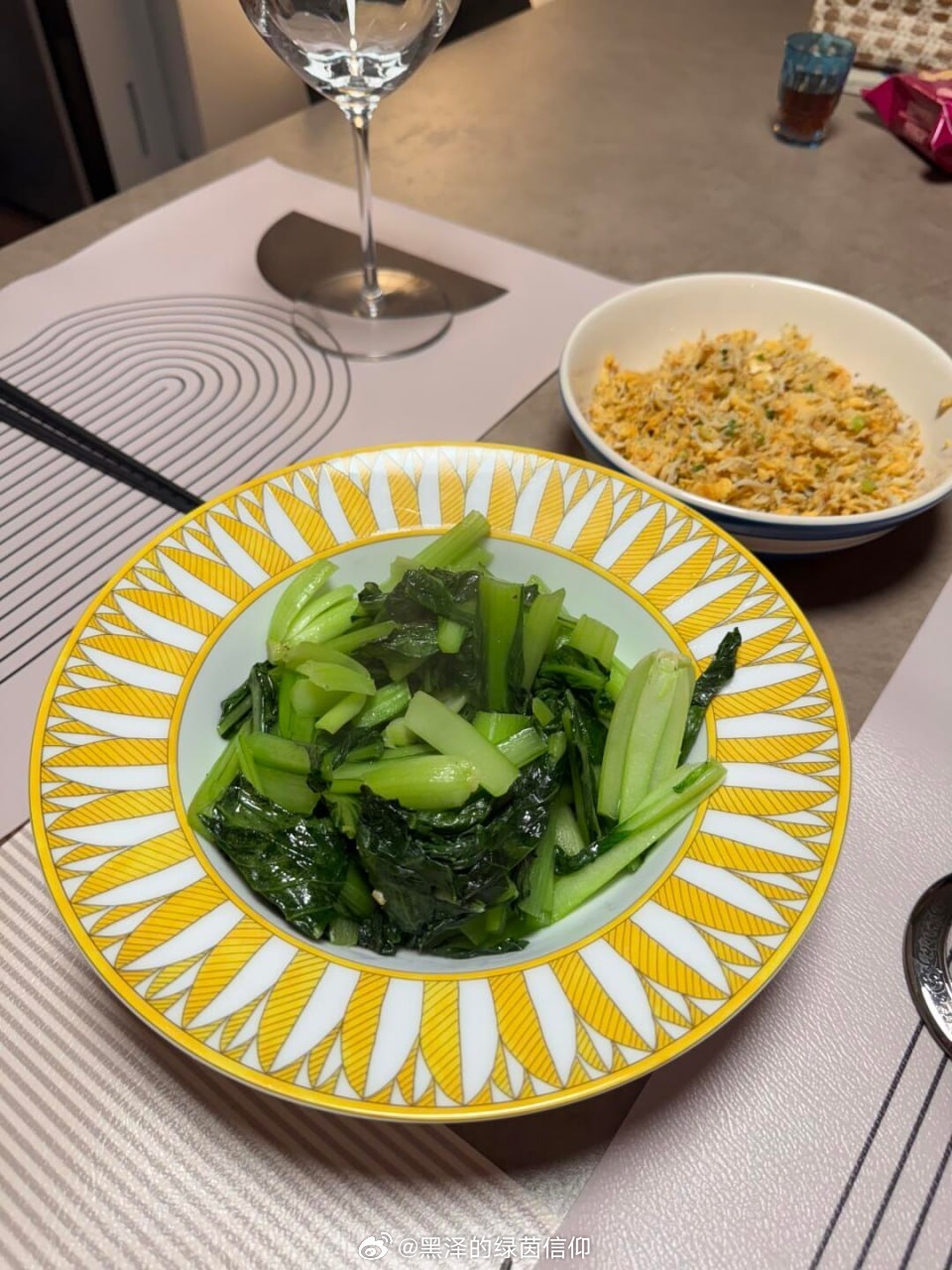 昨晚主任没给报销，今天简单吃点，等主任报销了在吃好的吧！