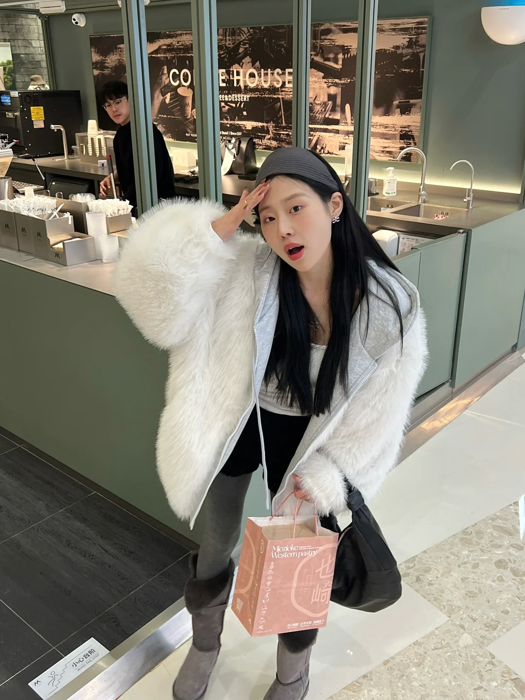 是谁在蹲！Ra毛毛大外套无敌保暖