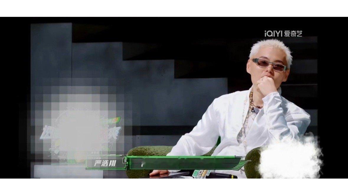 严浩翔指出VaVa李斯丹妮舞台问题一语切中要害，伴奏与人声脱节，再好的双人配合也