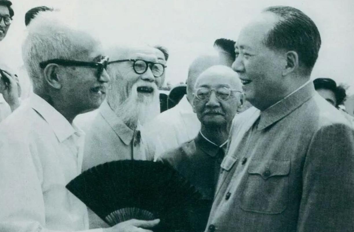毛泽东如何过年？有一段温暖往事。 
为感念章士钊当年募捐两万银元支援革命，毛泽东
