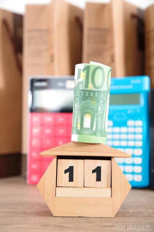 人民币汇率破7对房价股市有什么影响人民币汇率破7，对房价和股市影响复杂。对房价，