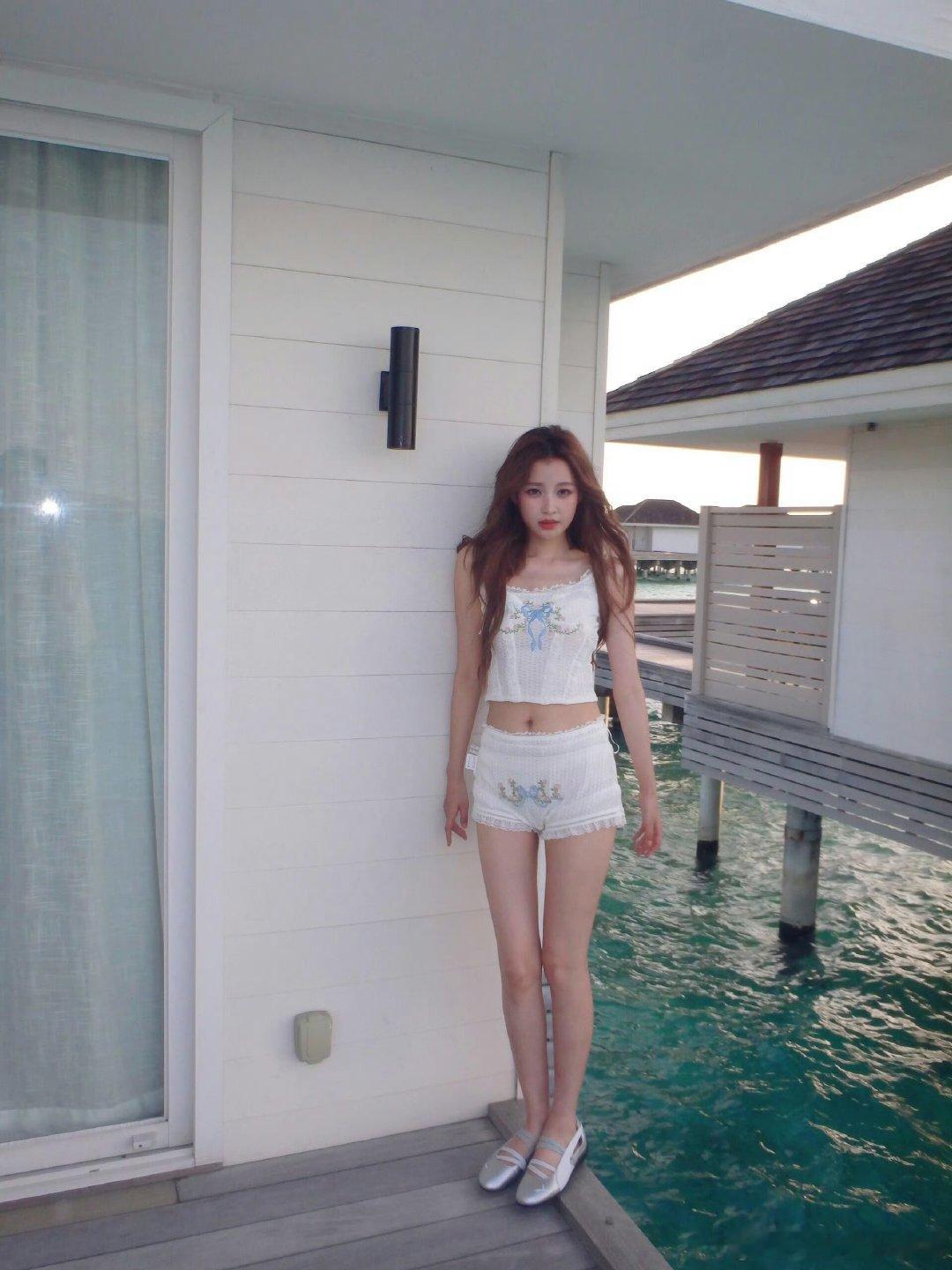 孙怡 幼态脸高妹谁还没被孙怡惊艳到！脸是幼态甜妹，身材是高挑大美女，反差感绝了！