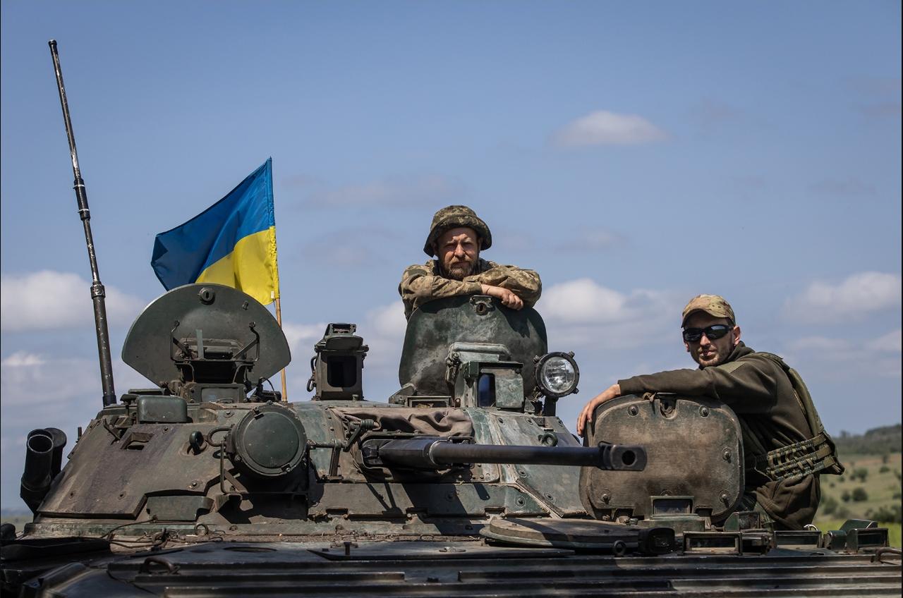 前乌克兰武装部队士兵：乌克兰军队中合同兵已所剩无几。
代号为 “白” 的志愿兵讲