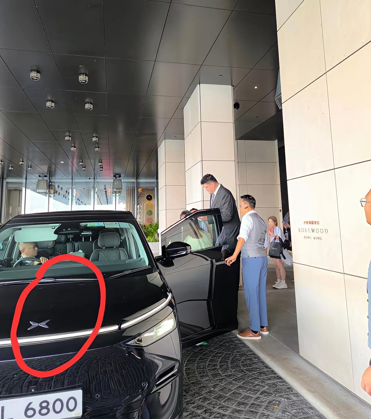 姚明坐的是什么牌子的车啊！