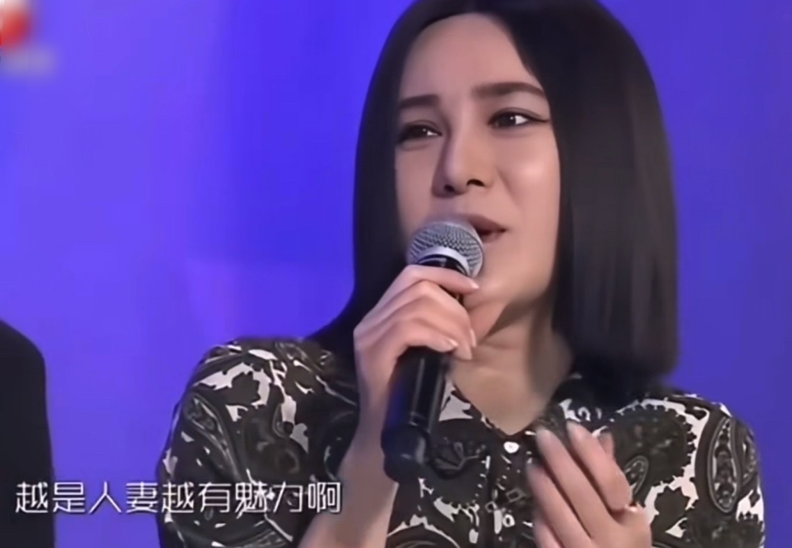 尚雯婕亲了李小冉尚雯婕李小冉自拍合照尚雯婕亲了李小冉 你根本没改李小冉问你们知道