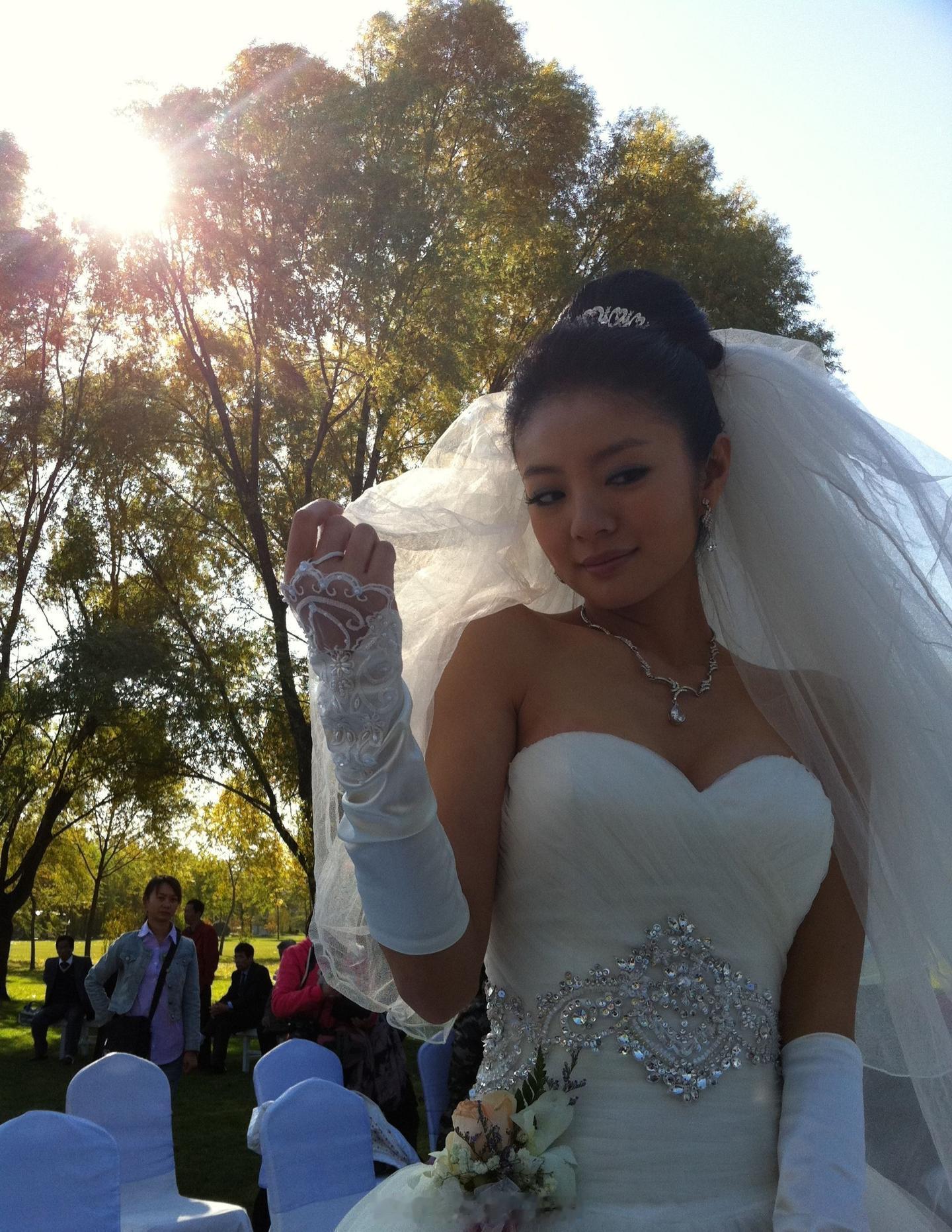 女明星古早婚纱造型，真的好美啊 