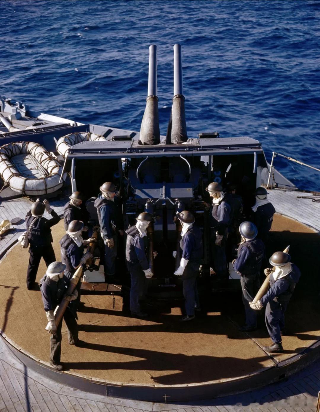 1944年3月改装后的辅助巡洋舰罗伯特王子号（ HMCS Prince Robe