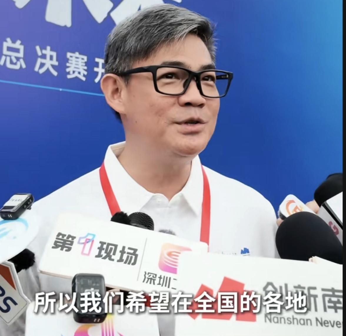 连胜文脱口而出“全国各地”：带台湾小孩去参观，看看祖国是什么样子

连胜文在两岸