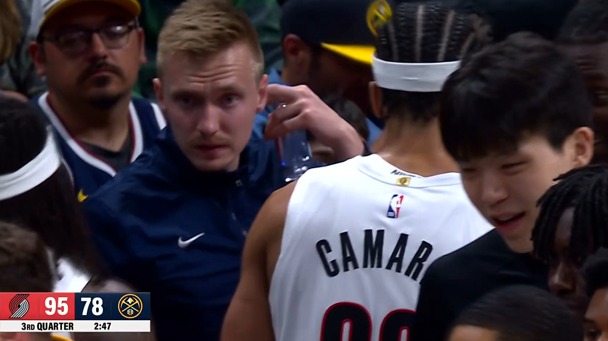 这也太准了！卡马拉三分11中8，开拓者领先掘金17分。 