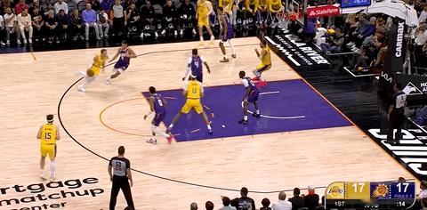 肯纳德！ 湖人打出10-0高潮！反超了！湖人vs太阳