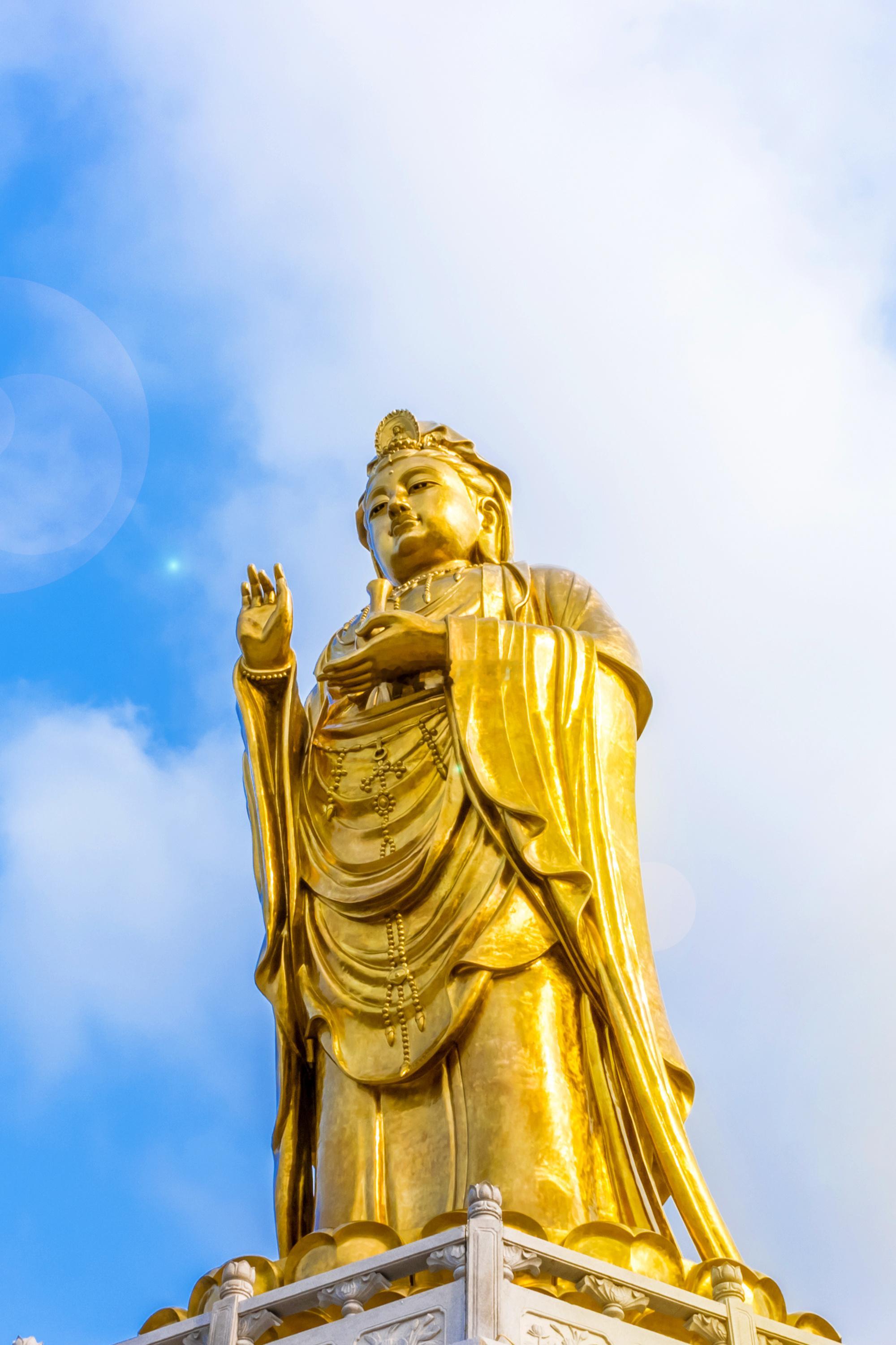晨起礼佛🙏好运加持，平安喜乐，事事顺心！ ​​​