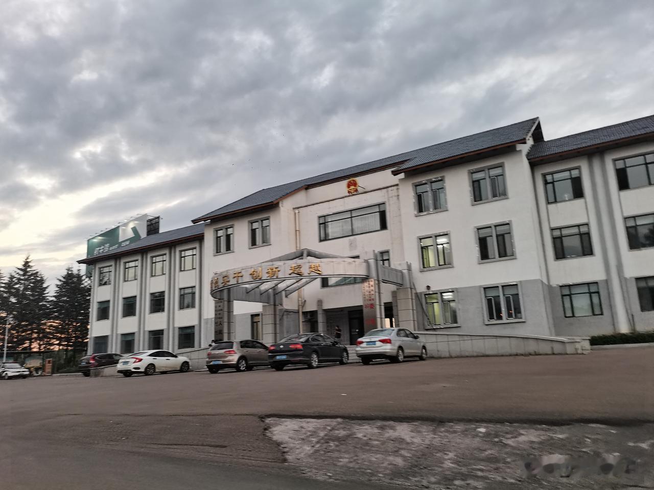 自驾沿G331边境线奔赴长白山，给房车、自驾露营的朋友挖到一处超省心的免费驻车宝