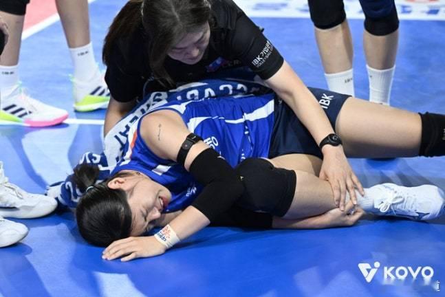 国际排坛动态韩国女排IBK企业银行二传金荷京确诊右脚踝扭伤+外侧韧带部分撕裂据企