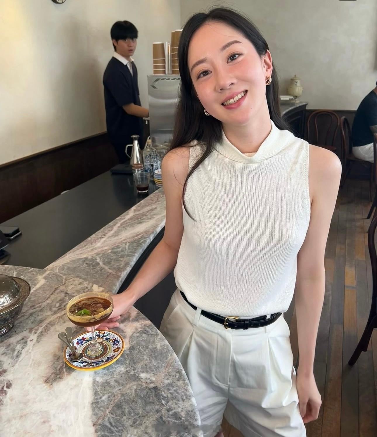 #穿搭分享# 连续更新第2200天一组韩国精致女人日常穿搭鹅蛋脸的小姐姐#超能新