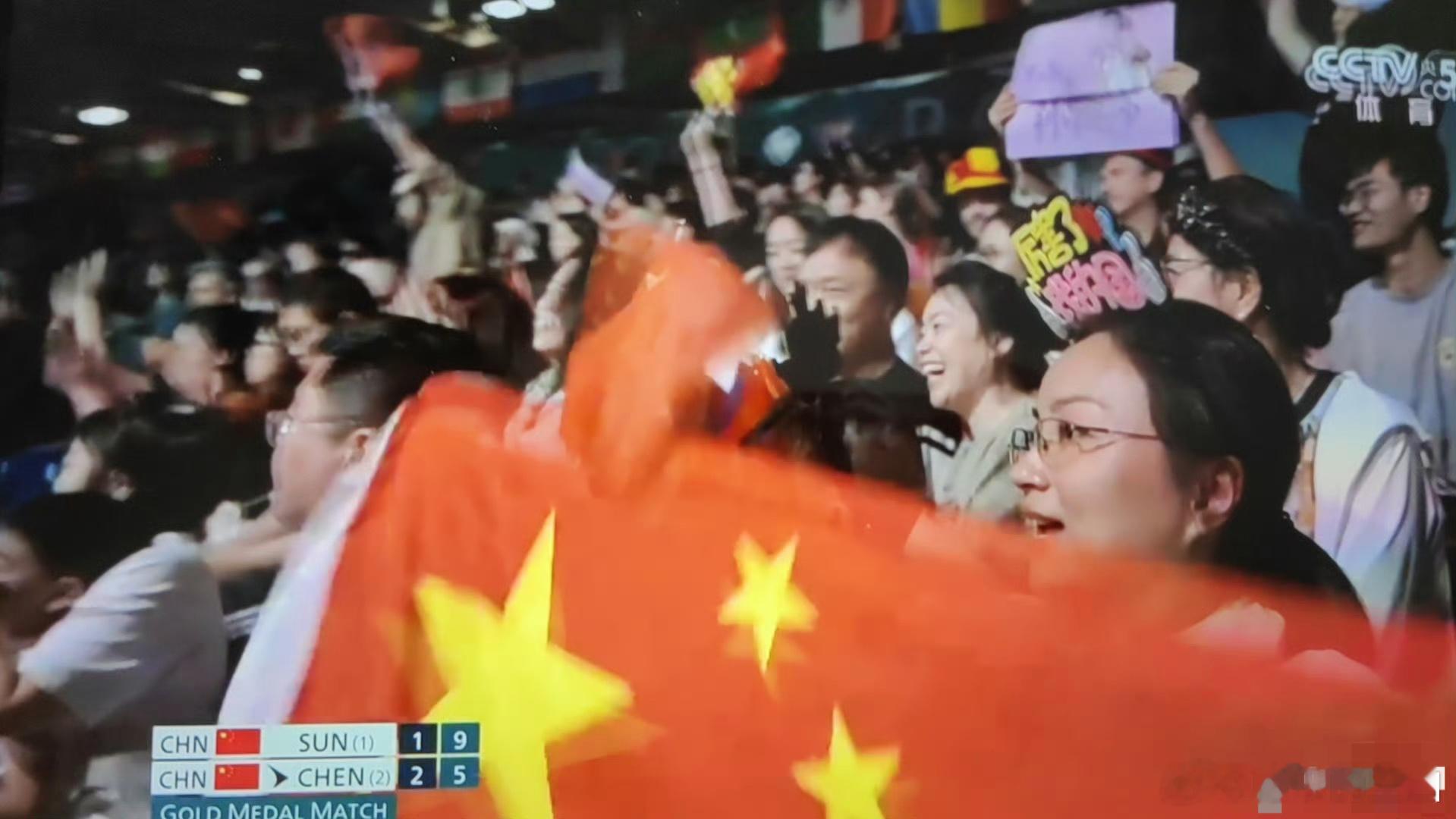 这群饭圈的若子搁哪里都不能消停消停？在人家家里还搞这，你喊喊应援没人管你，都要发