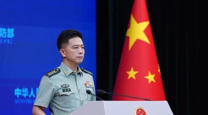 国防部严厉警告菲方拖走破舰，不然我们自己动手！
 
8月14日下午，国防部新闻发