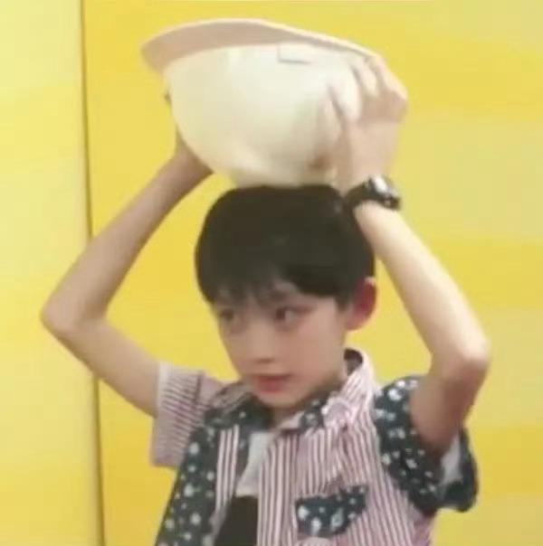 小瓜皮🐽🤏🏻丁程鑫曾长期营养不良
