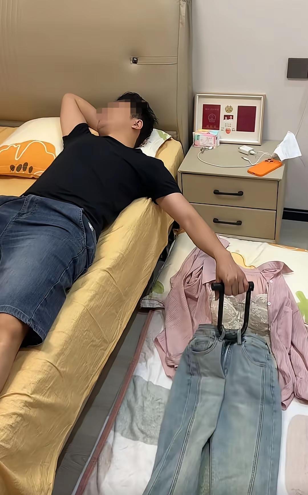 能锁住人 却锁不住心…… 