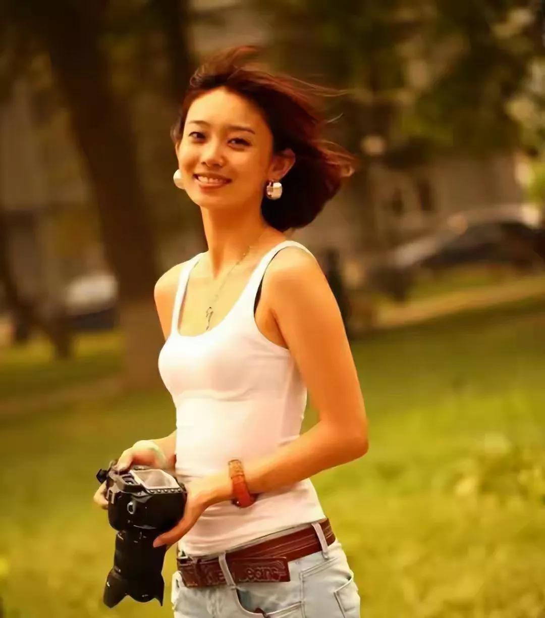央视美女
主持李十月