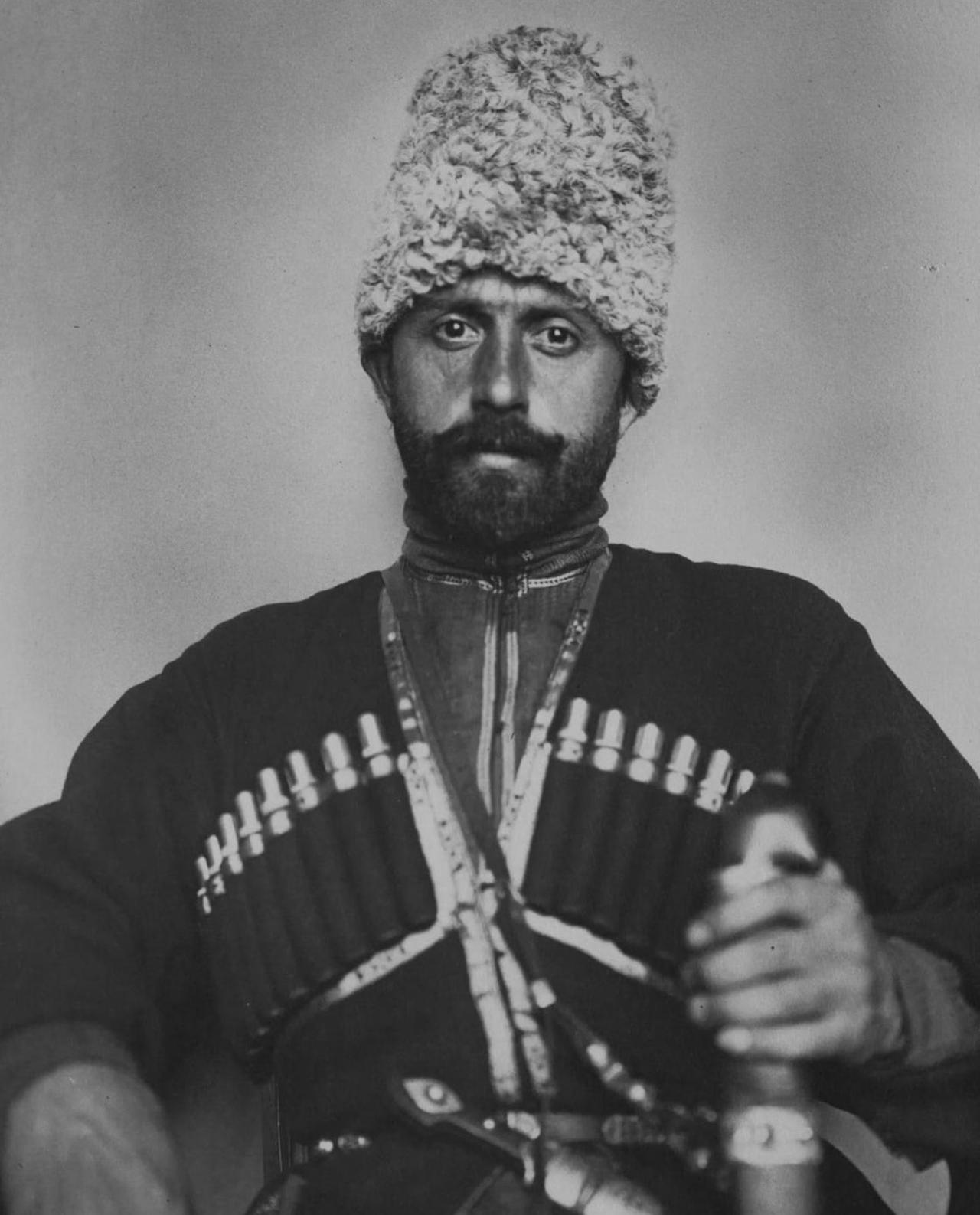 展示了奥古斯塔斯·谢尔曼（Augustus Sherman）于1906年至191