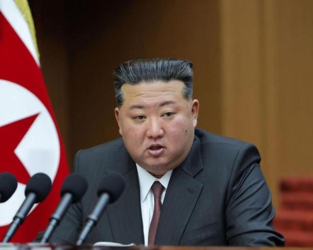 3月23号那天，金正恩在平壤召开的第十五届最高人民会议第一次会议上，当着所有人的