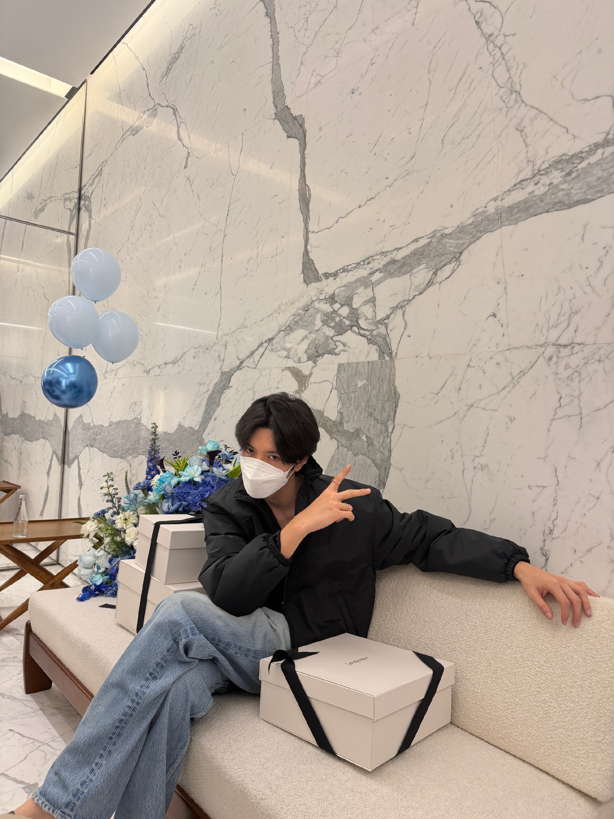 韩国街头最靓的欧巴🫰这个哲远还特地晒了韩国粉丝的手写信 🥺陈哲远韩国游玩pl