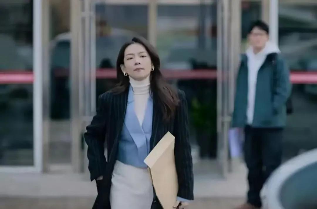 沈磊终于想通了
同意和谢美蓝离婚了
离婚的时候，状态非常好
应该是放下了

办完