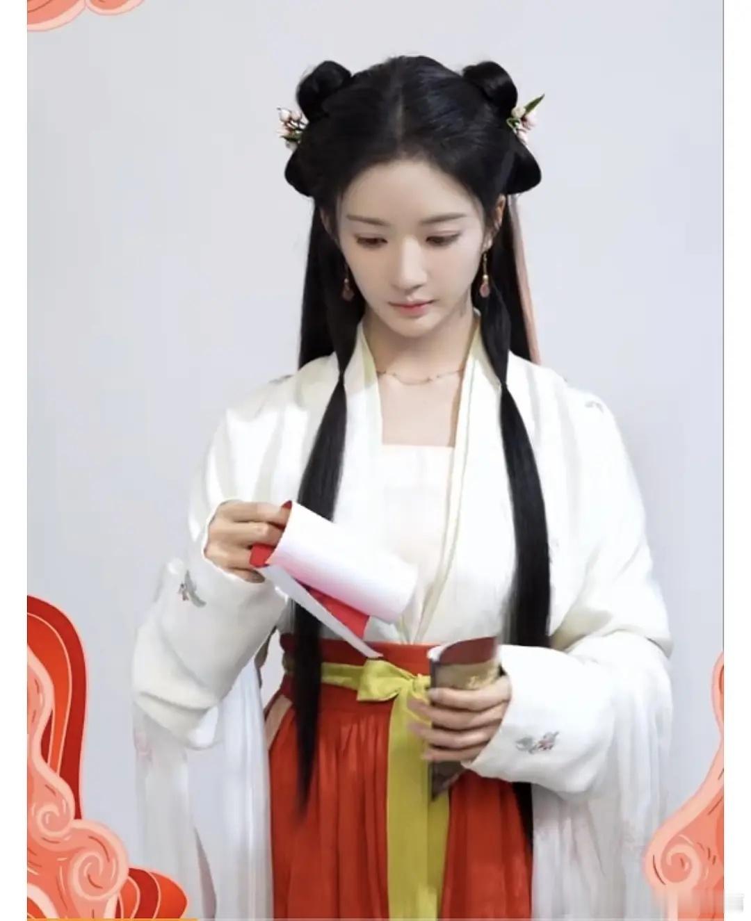 对比尚食和为有暗香来，于歪现在还是正常了很多的。 #五福临门开机# ​​​