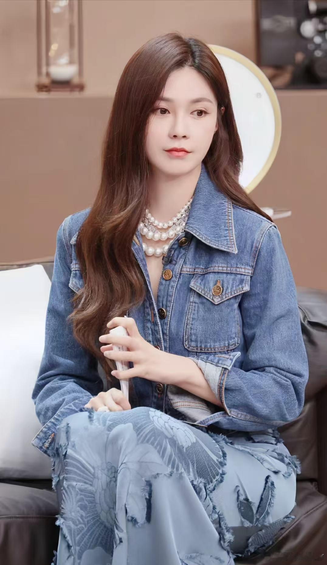 管乐沈梦辰姐妹之间怎么能叫骗管乐沈梦辰这对现实欢喜冤家太绝！前一秒还姐妹贴贴甜到
