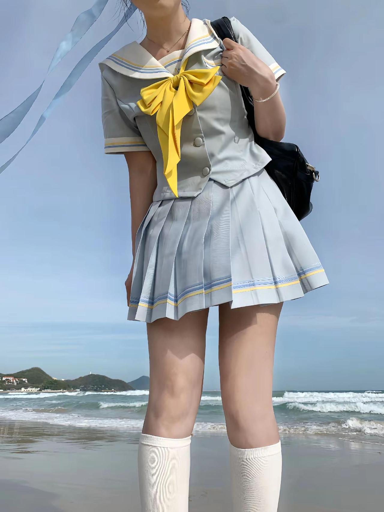 叁月椿水手服海边出片水手服
